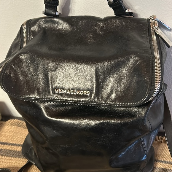 [Michael Kors] “Lizbeth” Black Leather Backpack - Picture 2 of 5